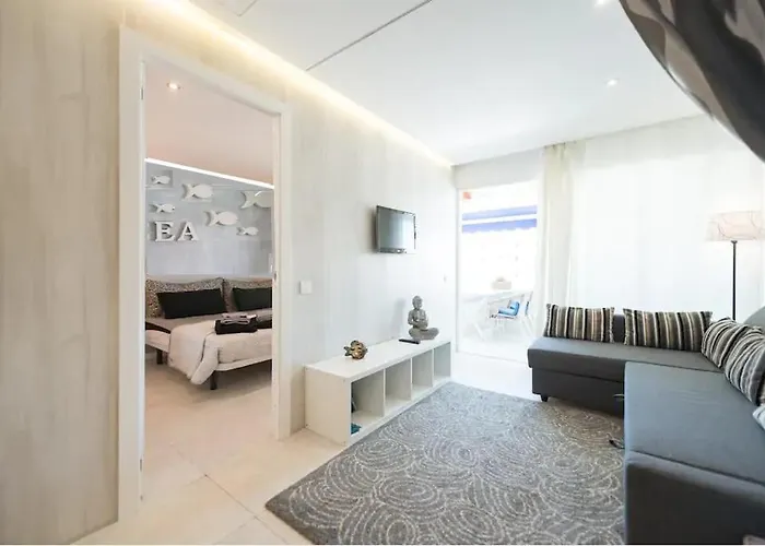 Yumbo Movida * פלאייה דל אינגלז